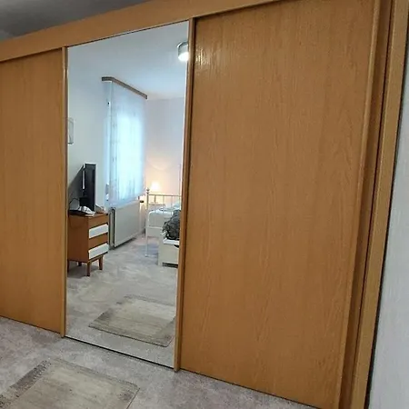 With 3 Bedrooms * Бюзумер-Дайххаузен